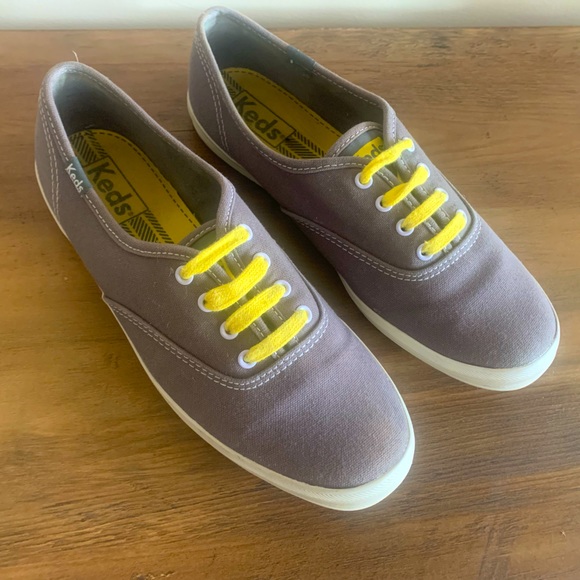 Keds. - Picture 2 of 4